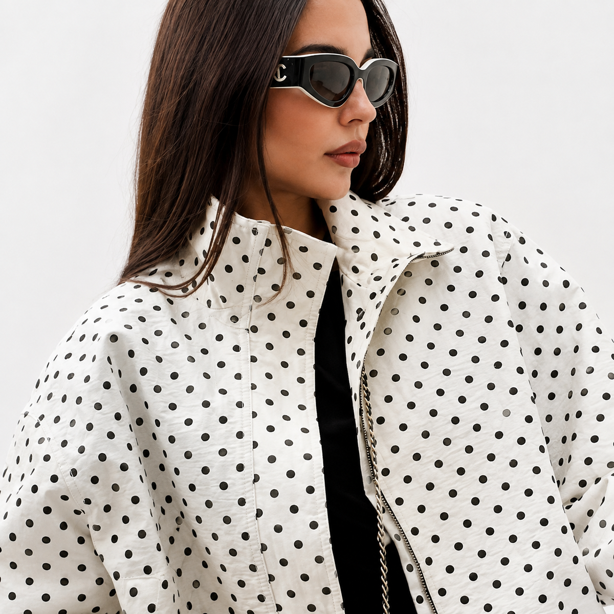 Chaqueta Dot Chic — Bomber Holgada de Entretiempo con Diseño Clásico